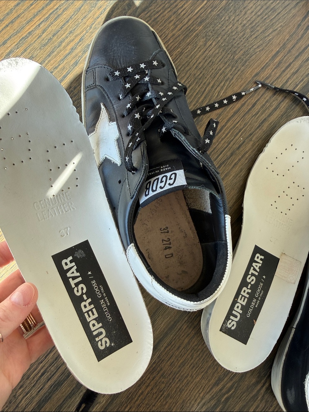 Golden Goose Deluxe Brand
Super-Star Low-Top Sneakers size 37 / 7 EUC - Picture 15 of 17